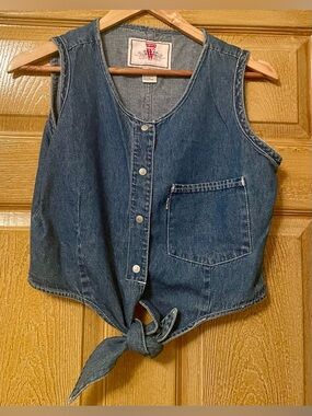 Women’s Levi's Vintage Denim Tie-Front Vest - Blue Sz medium EUC